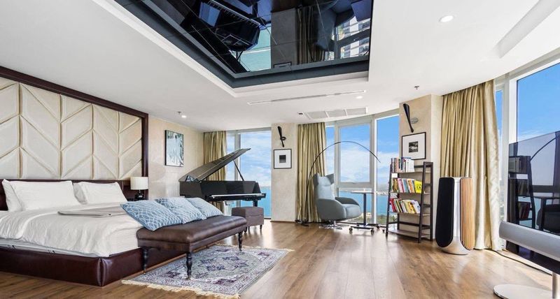 Penthouse – The Palm Wongamat, 4 Bedroom 625sqm with Private Rooftop Pool