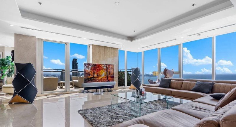 Penthouse – The Palm Wongamat, 4 Bedroom 625sqm with Private Rooftop Pool